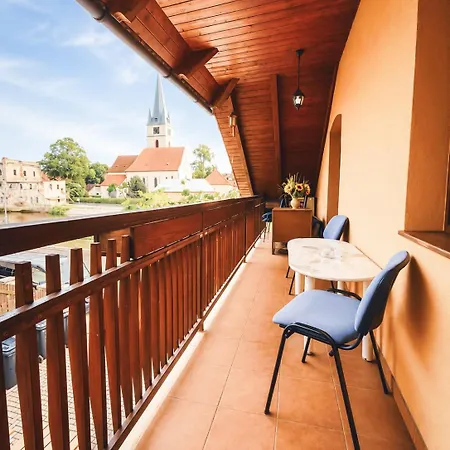 Pod Hradem 3*